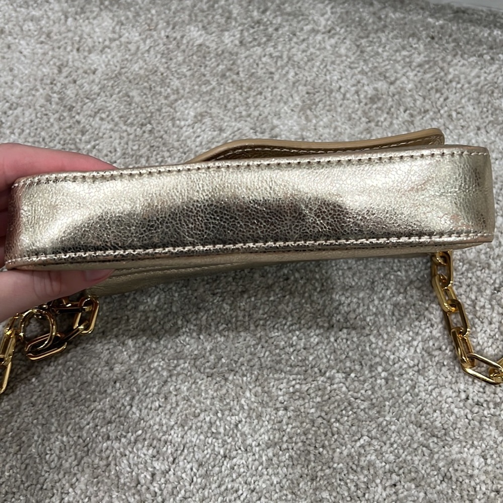 Tory Burch Metallic Crossbody bag with chain. - Picture 6 of 10